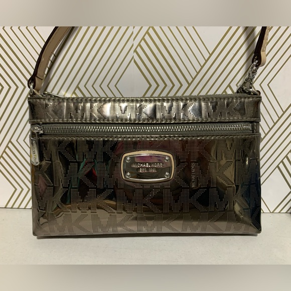 Michael Kors Small Shoulder Bag - Chic and Versatile - 8” x 5” x 1” - Picture 2 of 12